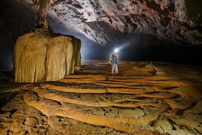 4 Days Hang Va Cave Expedition Tour