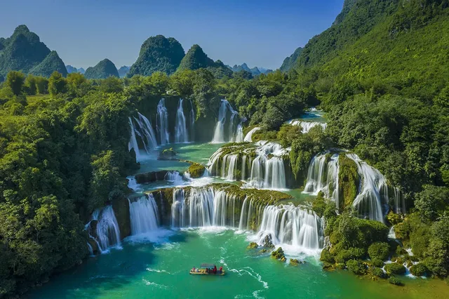 4 Days Cao Bang Trekking Tour