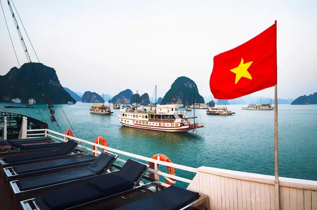 5 Days Trek in Mai Chau – Pu Luong - Ninh Binh - Halong Bay Tour -
