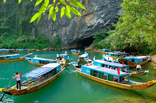 Phong Nha Cave – Mooc Spring – Paradise Cave – Dark Cave - 2 Days 3